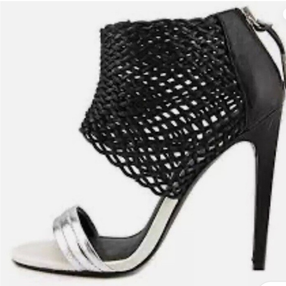 L.A.M.B. Gwen Stefani BISHOP black/silver leather stiletto hi heels

Size 8 - Picture 2 of 5